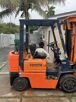 Forklift