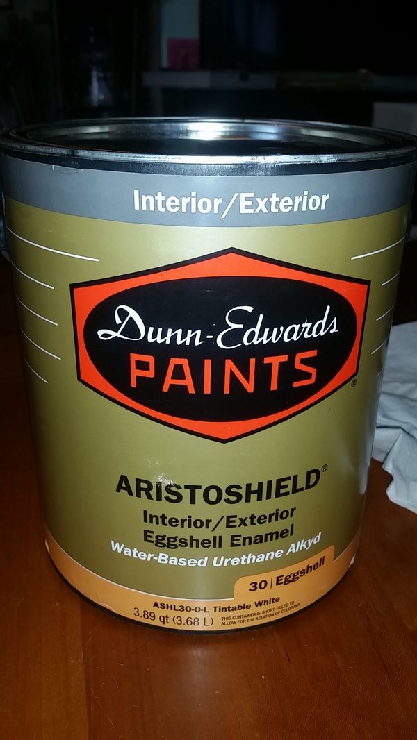 Dunn Edwards Aristoshoeld Interior/Exterior eggshell enamel Paint for a Garage Door or Metal