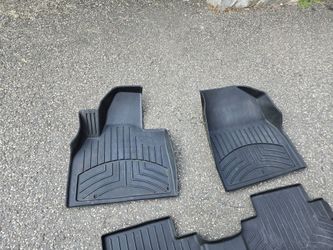 2022-2024 Kia Telluride WeatherTech  floor mats