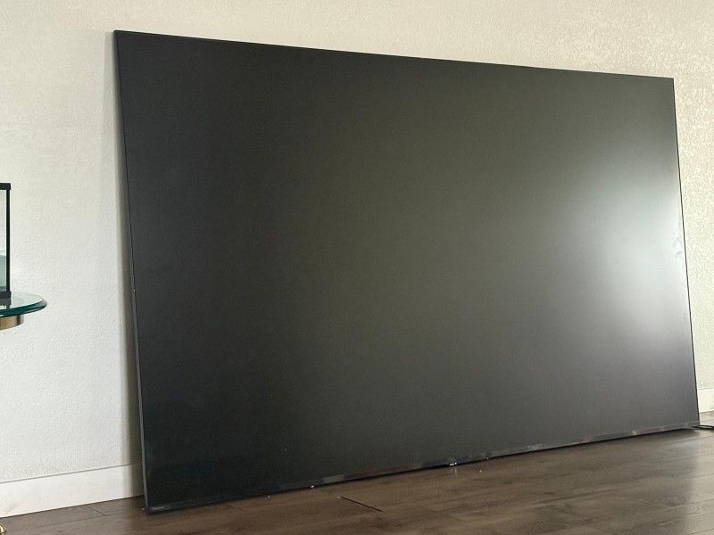 Hisense 100 inch Tv