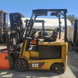 Caterpillar electric forklift 5,000 lb capacity