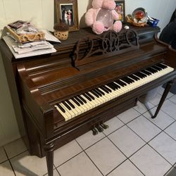 Vintage Piano