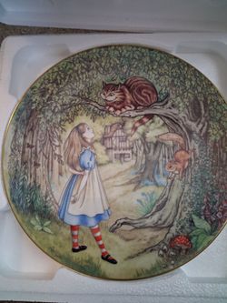 Alice in Wonderland chesire cat Collector Plate