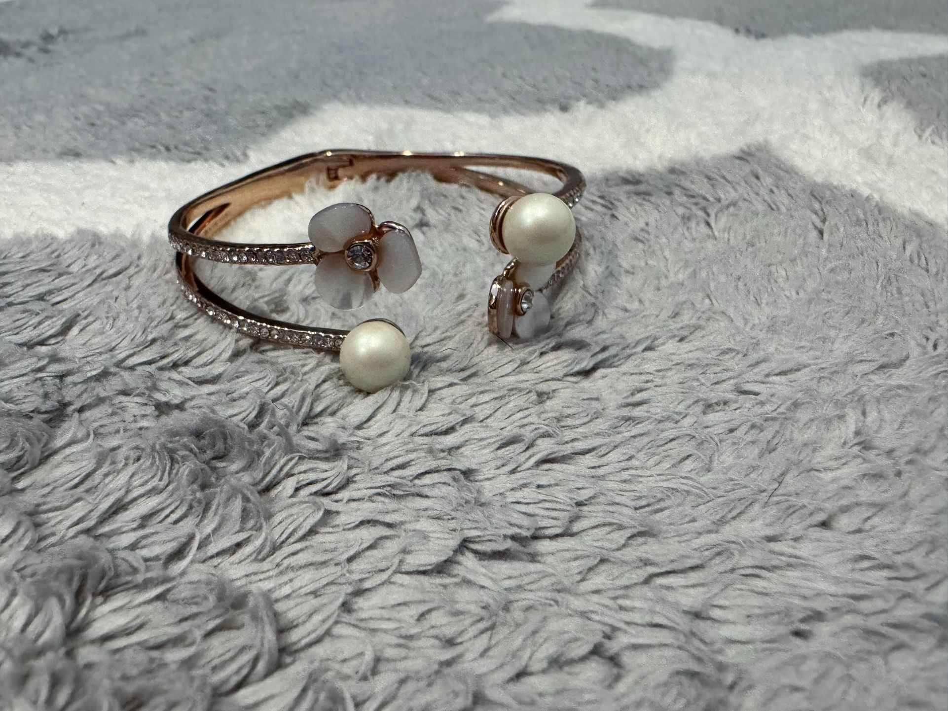 Kate Spade disco pansy mother of Pearl crystal rose gold bracelet