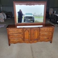 Beautiful Solid Wood French Provincial 9 Drawer Dresser 
