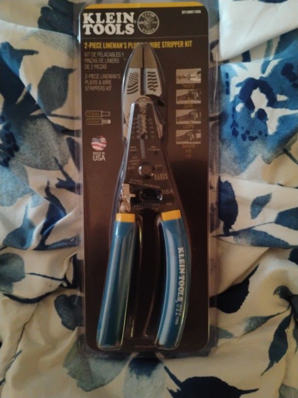 Klein 2 Piece Linesman Pliers And Wire Stripper Kit