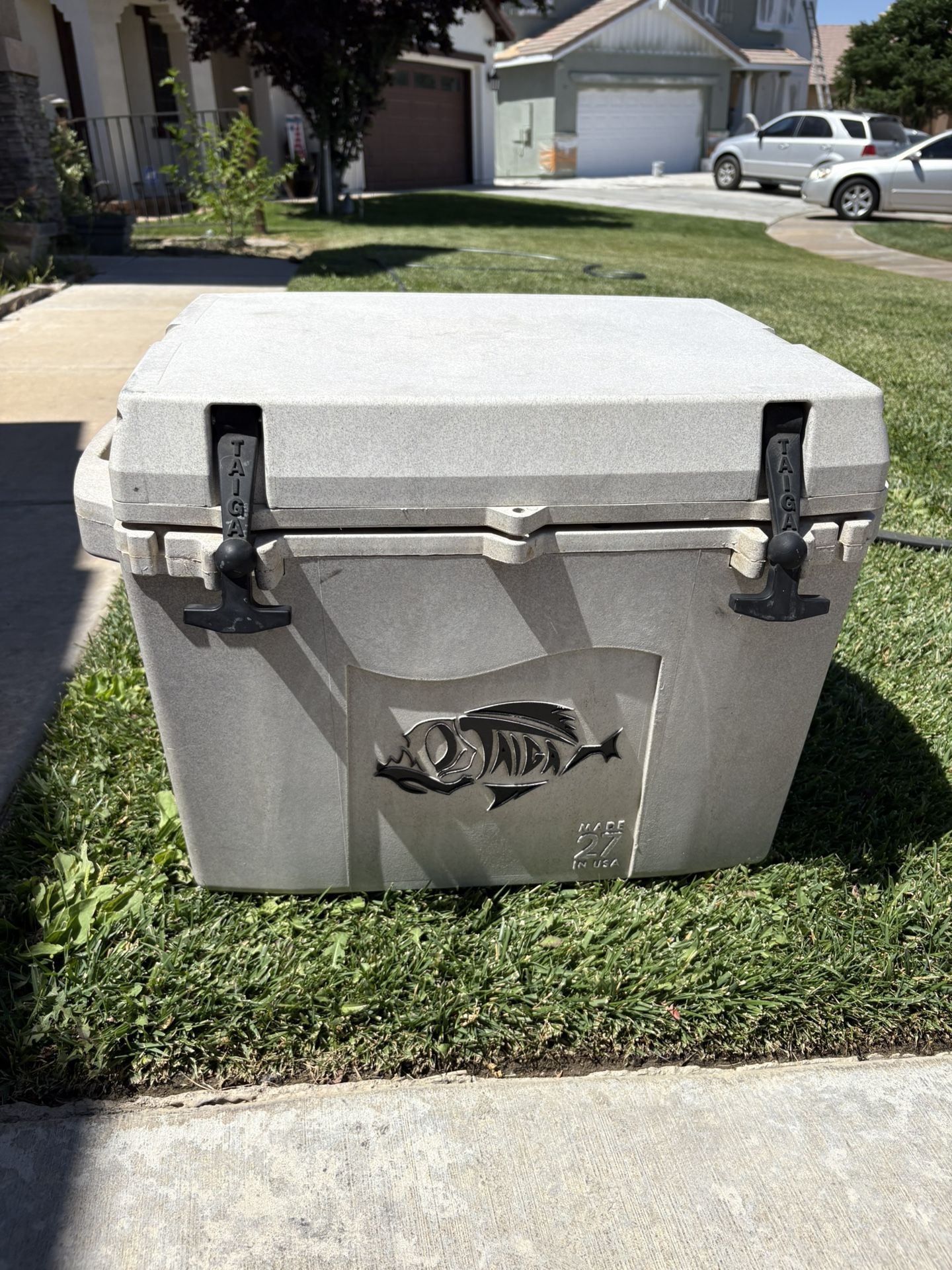 Taiga Cooler 27 Quart ( Hesperia Ca )