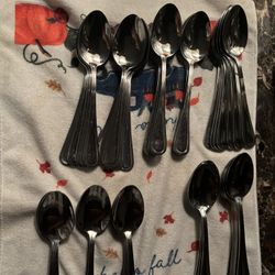 68 Piece Restaurant Spoon Silverware Set