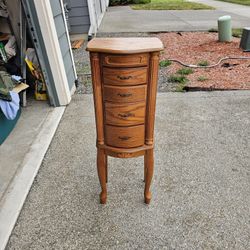 Jewelry Dresser