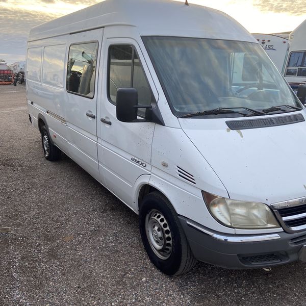 2005 sprinter cargo van Mercedes diesel engine for Sale in Glendale, AZ