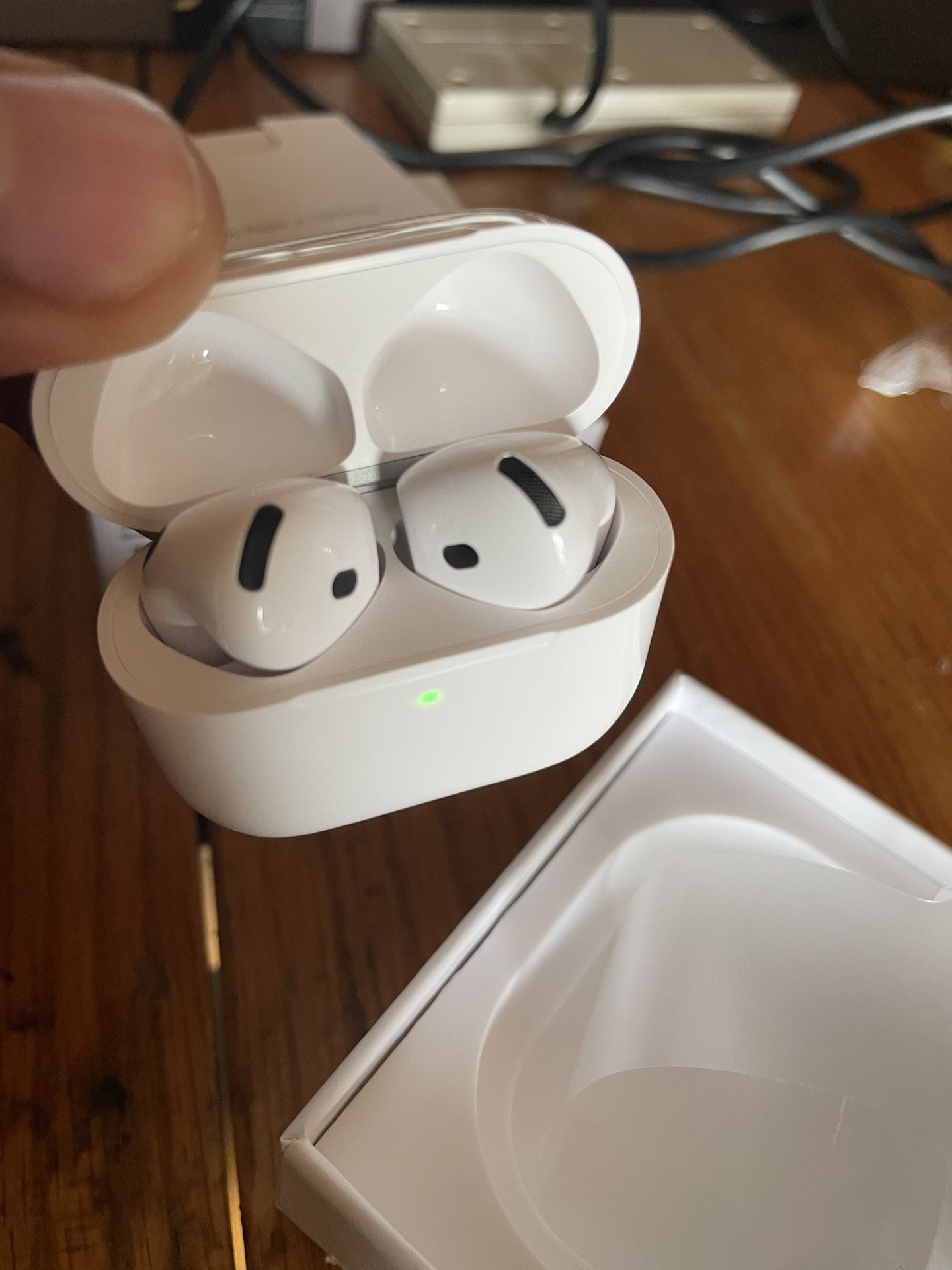 AirPods 4
