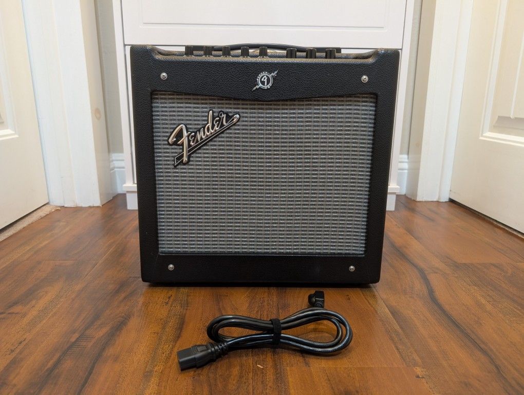 Fender - Mustang 1 v2 20W 1x8 Guitar Combo Amp- Excellent Condition