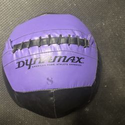 Dynamax Medicine Ball: 8lb