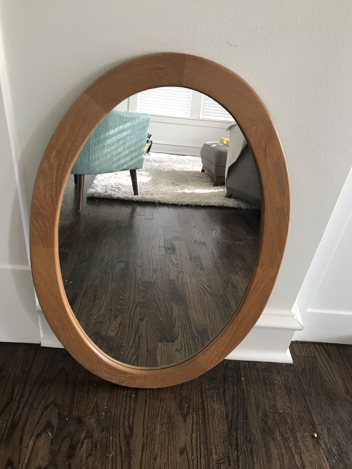 Oval vanity mirror