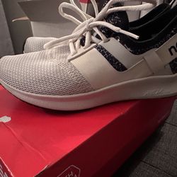 New Balance Women’s Shoes Size 6