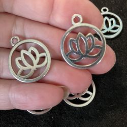 Lotus Flower Pendants 24x20 H-2.3mm 10 Pcs