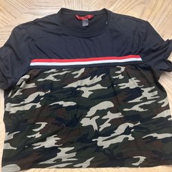 Woman’s Camouflage Black Stripe Tshirt Size Xl