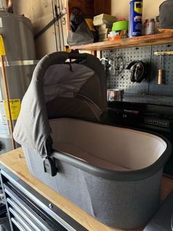 Uppababy bassinet for vista v2