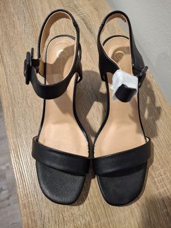 Black Ankle Strap Block Heel Sandals