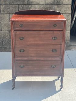 Duncan Phyfe style antique highboy chest