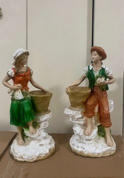 Vintage 1975 Universal statuary corp figure set full details in the photos pickup Gaithersburg md20877