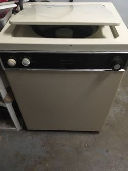 Portable washer and 110 dryer older set with warranty