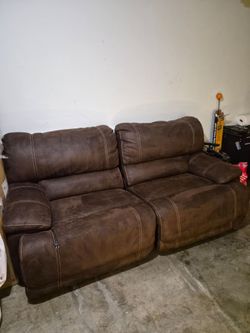 2-Piece Dual Power Reclining Loveseat