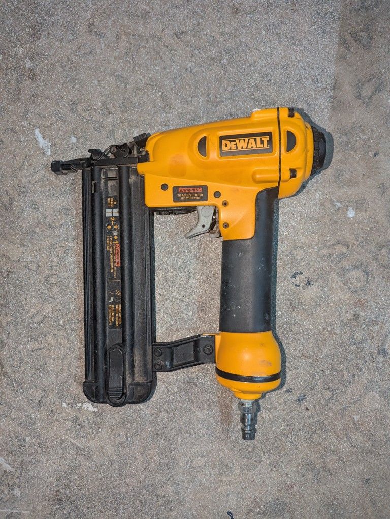 DeWalt Pneumatic Brad Nailer