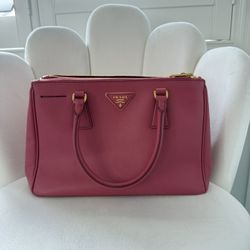 Prada Pink Saffiano leather bag