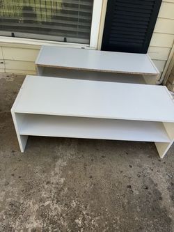 2 small shoe stands