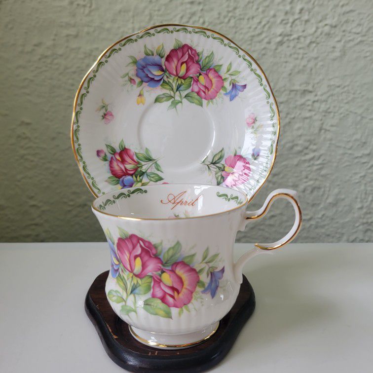 Vintage tea cup and saucer Queen's Rosina April sweet pea floral