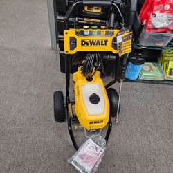 DEWALT
2400 PSI 1.1 GPM Cold Water Electric Pressure Washer