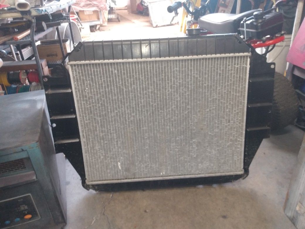 New Aluminum Radiator For F Series Ford Truck Never Had Water In It $75