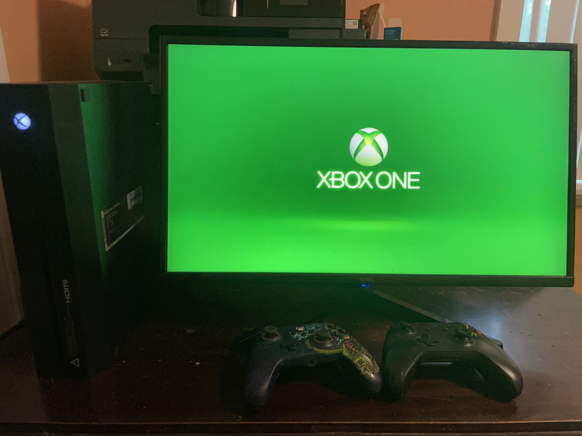 Xbox One 500 GB/24in Monitor