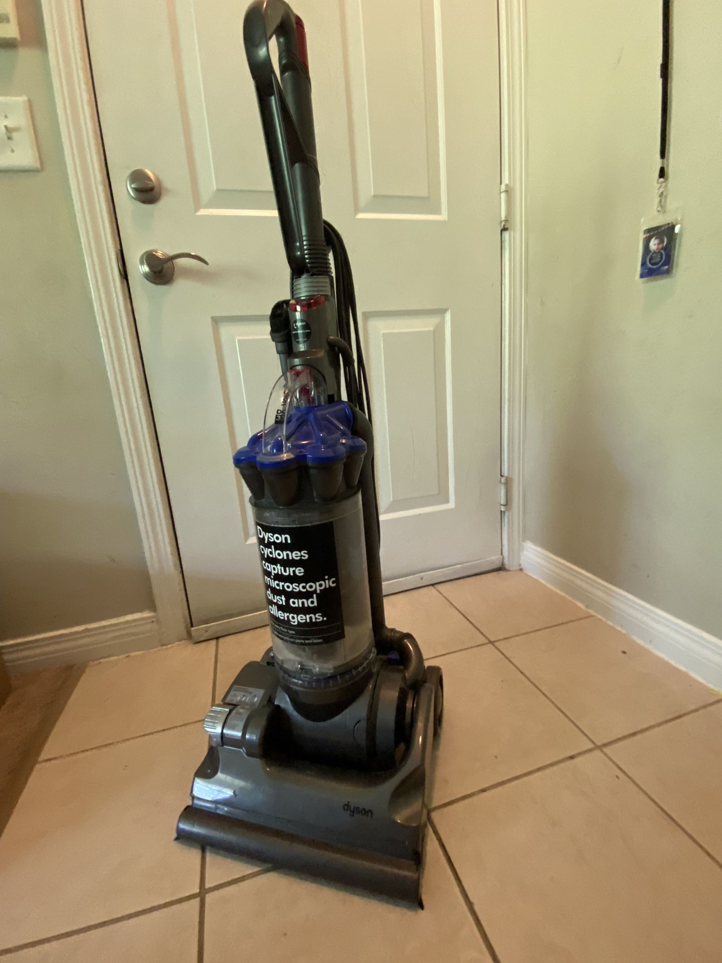 Dyson Dc33 Vacuum Cleaner