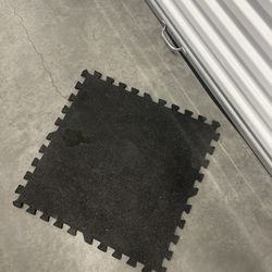 Weight Lifting Puzzle Flooring