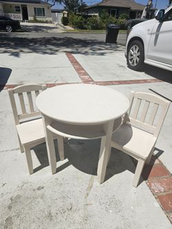 Kids Table with 2 Chairs