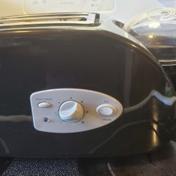 Back To Basics 3 In 1 Toaster / Egg Cooler.  