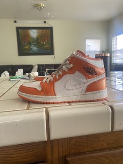 Jordan 1s 9.5 Size