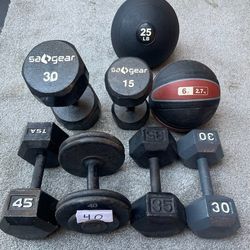 SINGLE DUMBBELLS & MEDICINE BALLS :
DUMBBELLS : 
 45lb.=SOLD
40lb.=$40
35lb.=$35
30lb.=$30
20lb.=$20b
15lb.=$15 
MEDICINE BALLS : 
25lb.= $35
***** PL