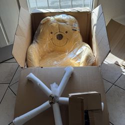 New Winnie the Pooh™ Swivel Vanity Chair