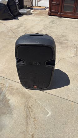JBL EON 500 speaker