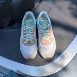 Lightly Used Animal Crossing x Puma COLLAB Size 12 US