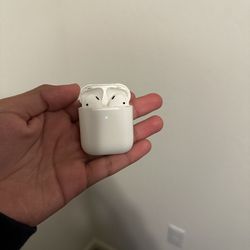 2nd Gen AirPods (no Box Or Charger)