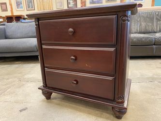 MUNIRE Essex 3 Drawer Nightstand in Sienna
