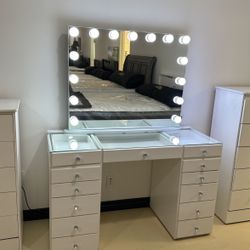 Brand New Luxury Vanity Dresser With Lights Led Bluetooth