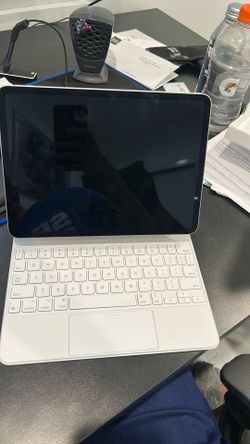 Brand New iPad Pro 512gb 11inch 4th Gen With Magic Keyboard