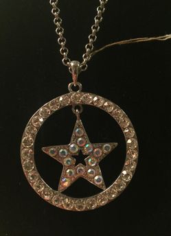 18" Adjustable Star/Circle Pendant