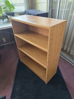 Small, 3-shelf low bookcase