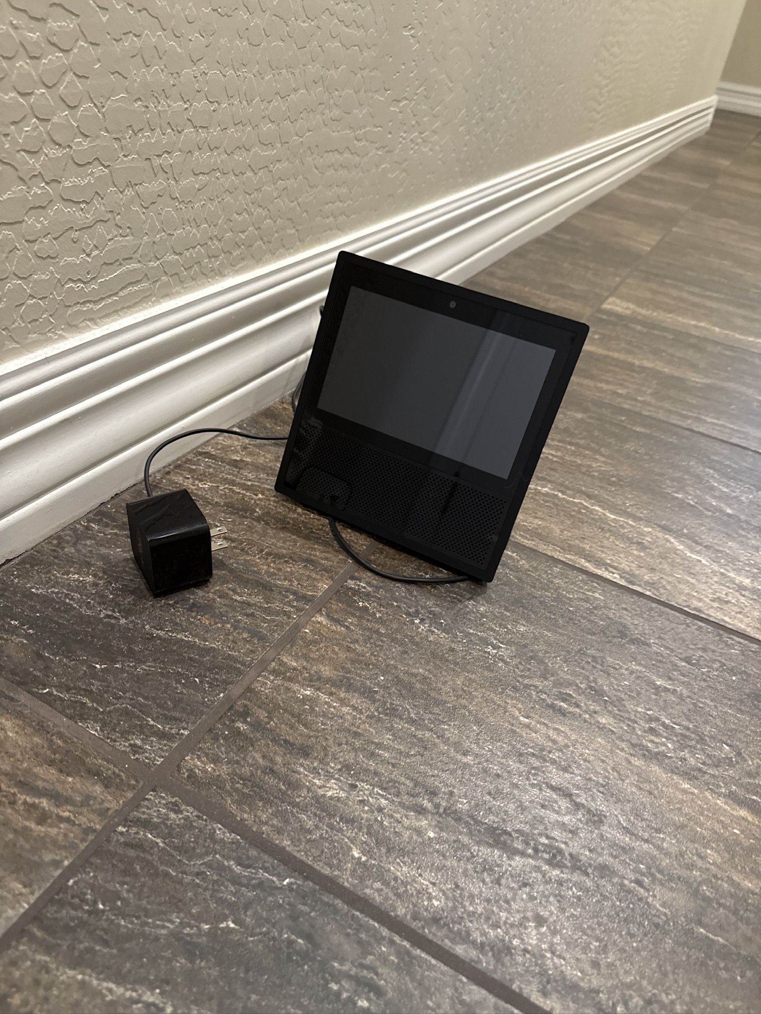 Amazon Echo Show (1st Gen)